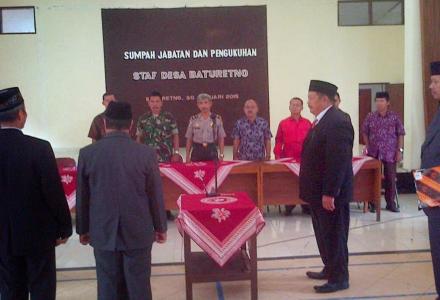 PELANTIKAN STAF DESA BATURETNO 