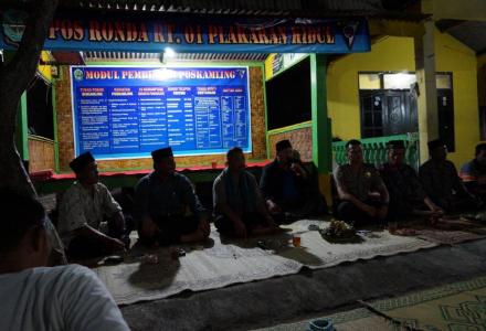 Pemerintah Desa Baturetno memicu swakarsa keamanan lingkungan dengan kegiatan sambang kamling