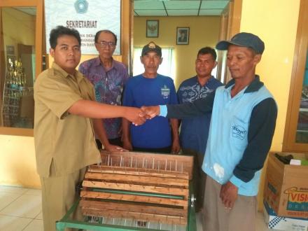 Pelatihan dan penerimaan bantuan untuk kelompom tani