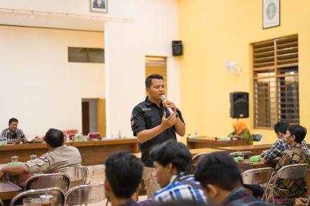 Pemuda Desa Antusias Mengikuti Pembinaan mengenai Penyalahgunaan Narkoba