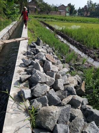 Pembangunan Talud Sebagai Akses Fasilitas Jalan Di Pedukuhan Mantup