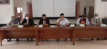 PENARIKAN 73 MAHASISWA KKN STIPRAM DI KALURAHAN BATURETNO