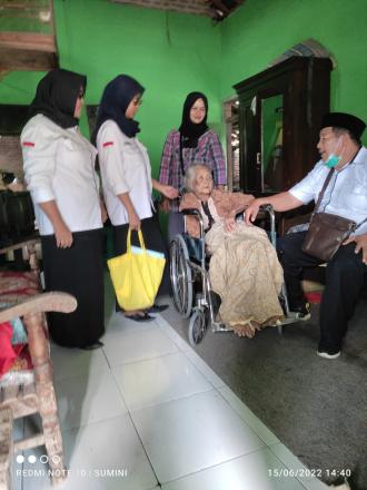 Kegiatan Komunitas Berbagi Beras (KBB) - Ibu Poniyah