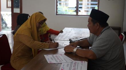 PEMBERIAN UANG PEMBINAAN BAGI PELAJAR ATAU MAHASISWA BERPRESTASI KALURAHAN BATURETNO