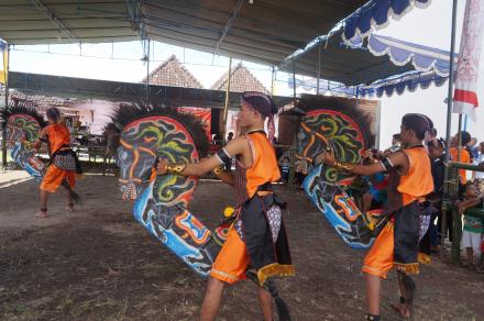 Seni dan Budaya